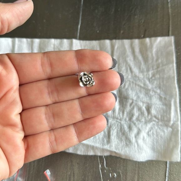 Salvatore Ferragamo Set Tulip Pendant Necklace & Ear Tulip Earrings - Picture 6 of 10